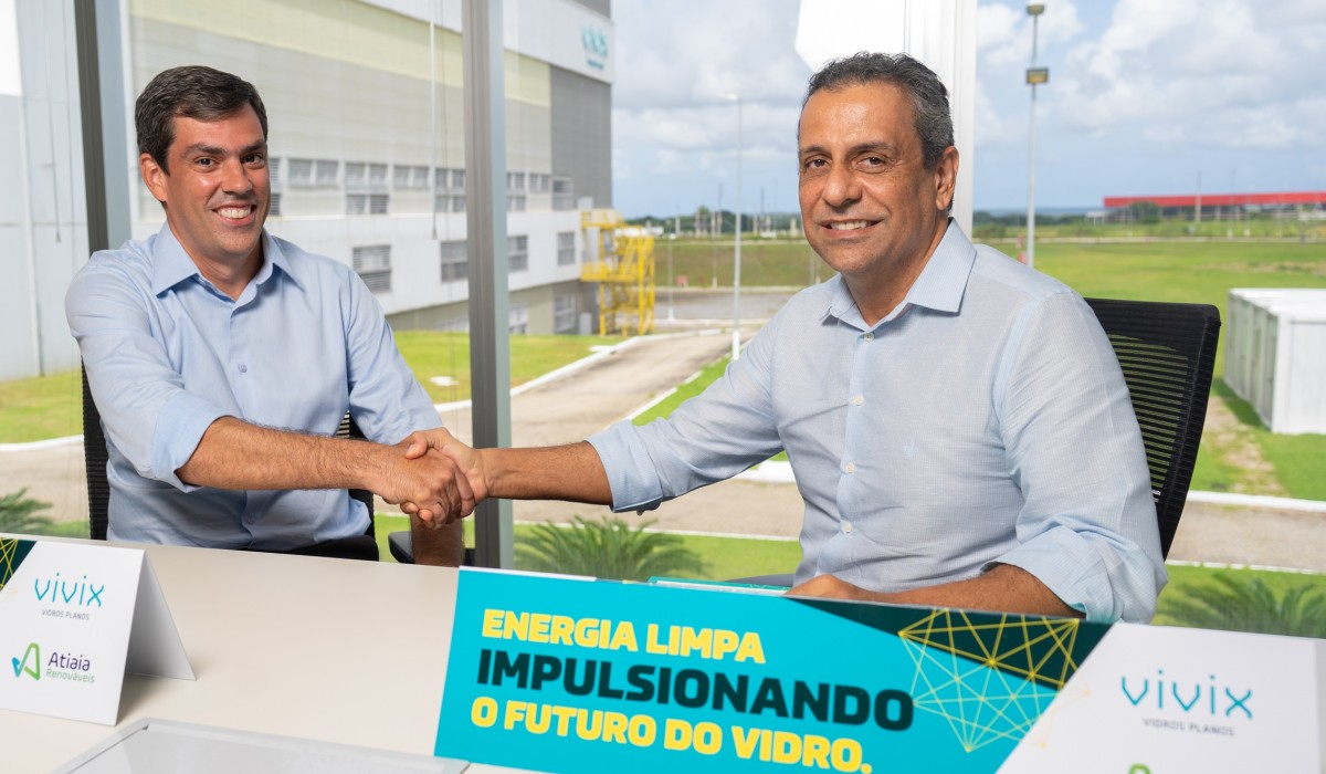 Atiaia Renováveis e Vivix Vidros Planos impulsionam o futuro do vidro com energia limpa